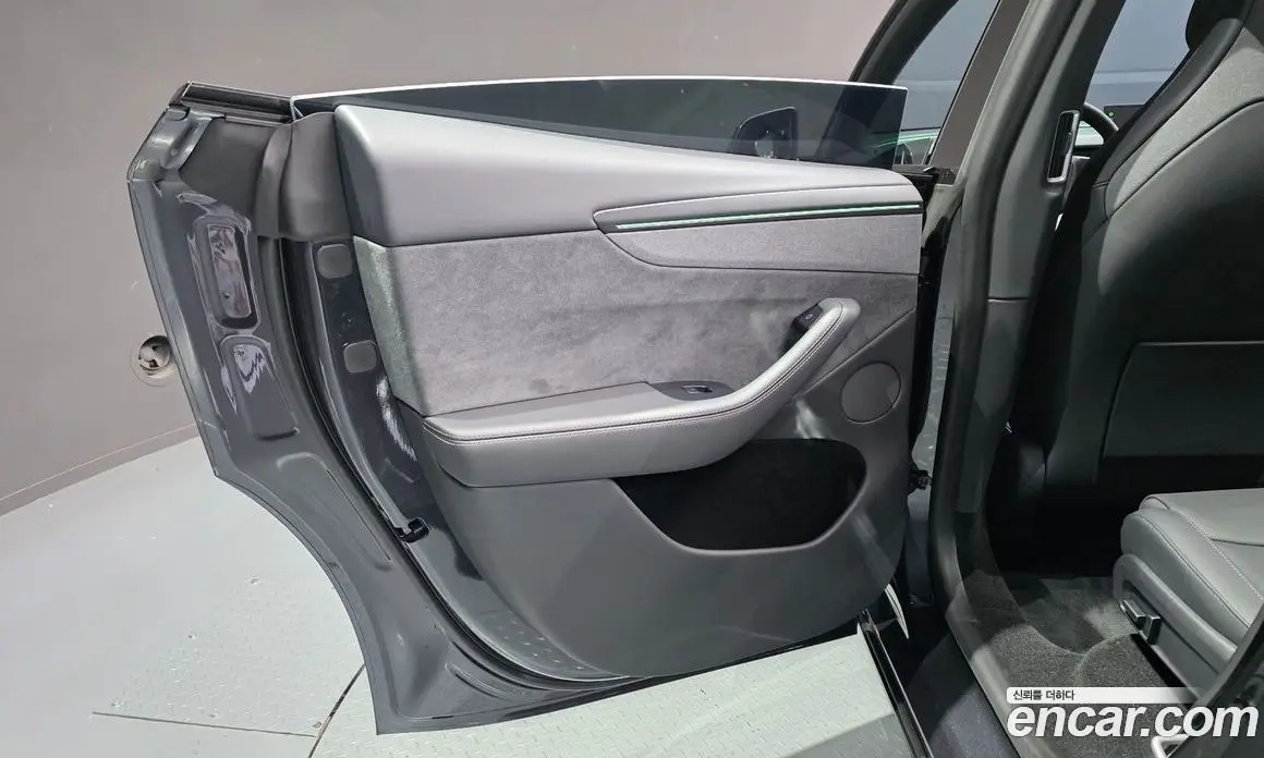 Tesla Model Y 2026 0.2 автомат (гидро), фото 15 Tesla Model Y 2026 0.2 автомат (гидро), фото 15