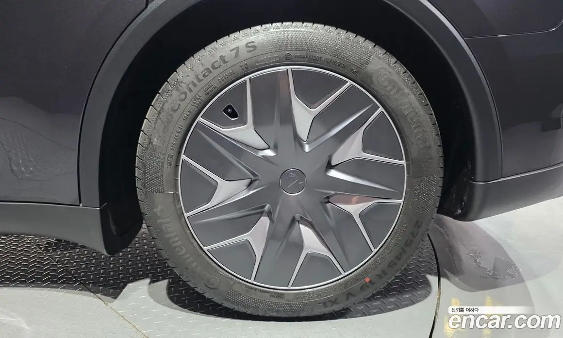 Tesla Model Y 2026 0.2 автомат (гидро), фото 7 Tesla Model Y 2026 0.2 автомат (гидро), фото 7