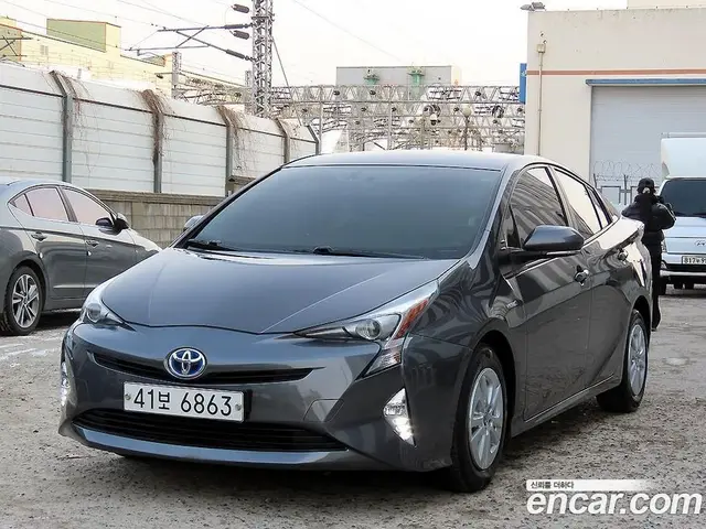 Toyota Prius 2018 1.8 автомат (гидро), миниатюра 2 Toyota Prius 2018 1.8 автомат (гидро), миниатюра 2