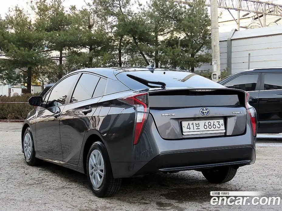 Toyota Prius 2018 1.8 автомат (гидро), фото 3 Toyota Prius 2018 1.8 автомат (гидро), фото 3