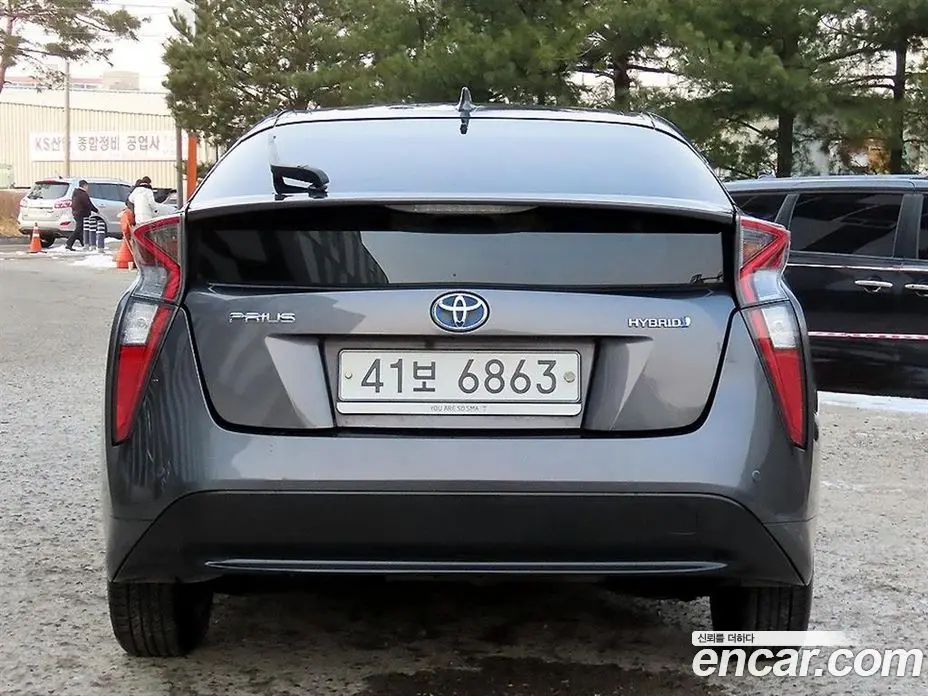 Toyota Prius 2018 1.8 автомат (гидро), фото 4 Toyota Prius 2018 1.8 автомат (гидро), фото 4