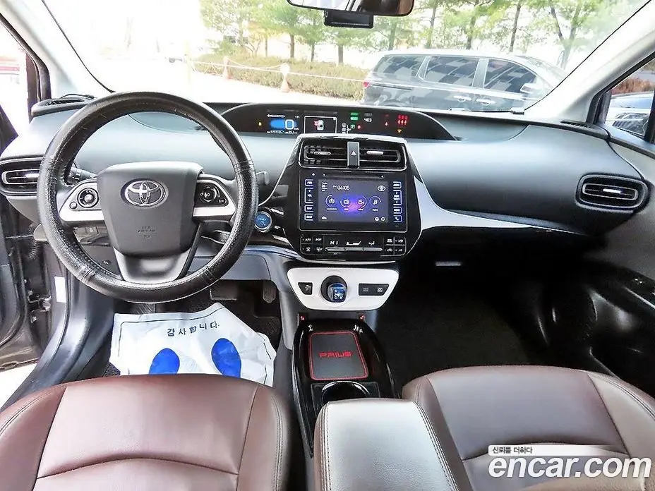 Toyota Prius 2018 1.8 автомат (гидро), фото 7 Toyota Prius 2018 1.8 автомат (гидро), фото 7