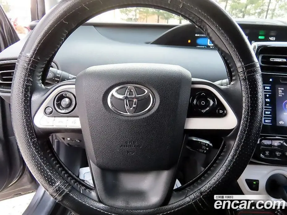 Toyota Prius 2018 1.8 автомат (гидро), фото 8 Toyota Prius 2018 1.8 автомат (гидро), фото 8