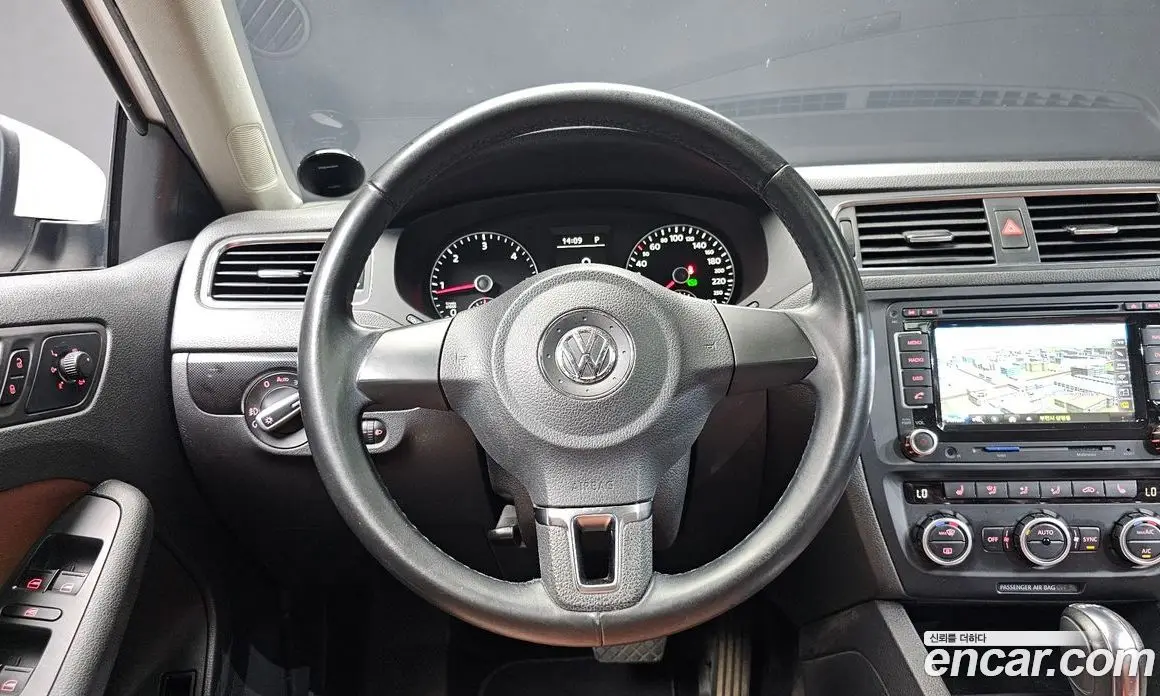 Volkswagen Jetta 2012 2.0 автомат (гидро), фото 12 Volkswagen Jetta 2012 2.0 автомат (гидро), фото 12