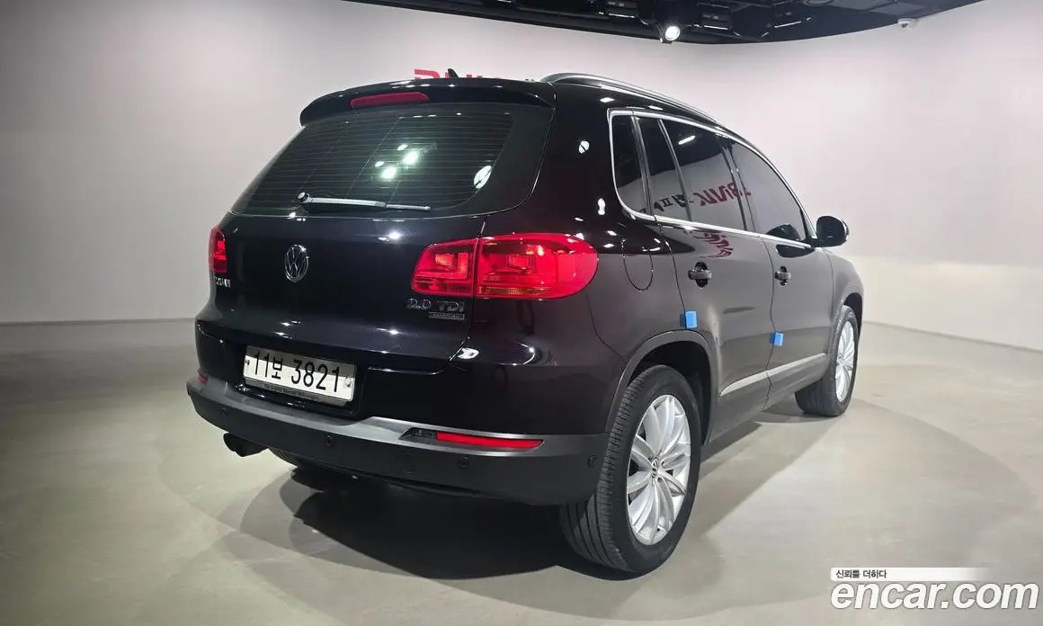 Volkswagen Tiguan 2015 2.0 автомат (гидро), фото 2 Volkswagen Tiguan 2015 2.0 автомат (гидро), фото 2