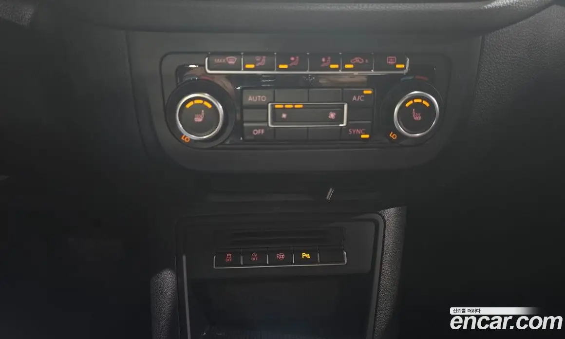 Volkswagen Tiguan 2015 2.0 автомат (гидро), фото 15 Volkswagen Tiguan 2015 2.0 автомат (гидро), фото 15