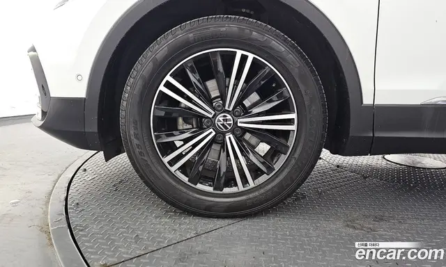 Volkswagen Tiguan 2022 2.0 автомат (гидро), миниатюра 5 Volkswagen Tiguan 2022 2.0 автомат (гидро), миниатюра 5