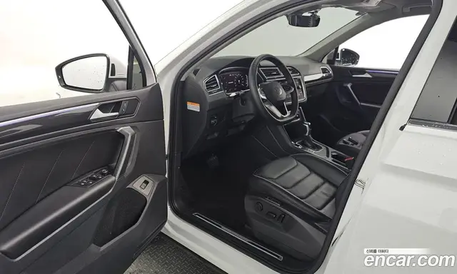 Volkswagen Tiguan 2022 2.0 автомат (гидро), миниатюра 10 Volkswagen Tiguan 2022 2.0 автомат (гидро), миниатюра 10