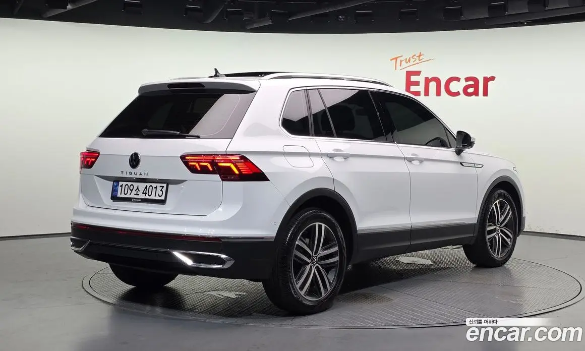 Volkswagen Tiguan 2023 2.0 автомат (гидро), фото 2 Volkswagen Tiguan 2023 2.0 автомат (гидро), фото 2