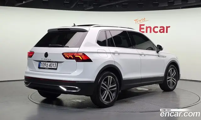 Volkswagen Tiguan 2023 2.0 автомат (гидро), миниатюра 2 Volkswagen Tiguan 2023 2.0 автомат (гидро), миниатюра 2