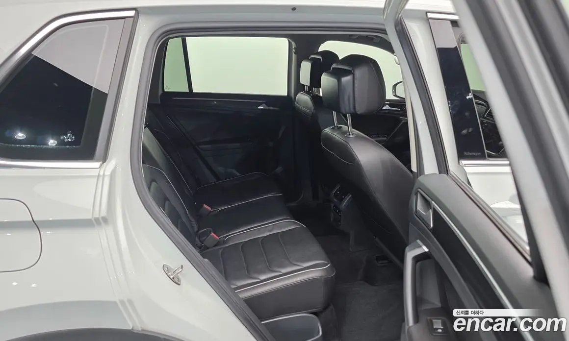 Volkswagen Tiguan 2023 2.0 автомат (гидро), фото 18 Volkswagen Tiguan 2023 2.0 автомат (гидро), фото 18