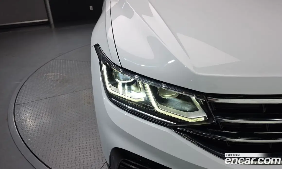 Volkswagen Tiguan 2023 2.0 автомат (гидро), фото 8 Volkswagen Tiguan 2023 2.0 автомат (гидро), фото 8