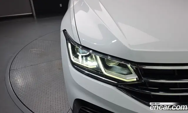 Volkswagen Tiguan 2023 2.0 автомат (гидро), миниатюра 8 Volkswagen Tiguan 2023 2.0 автомат (гидро), миниатюра 8