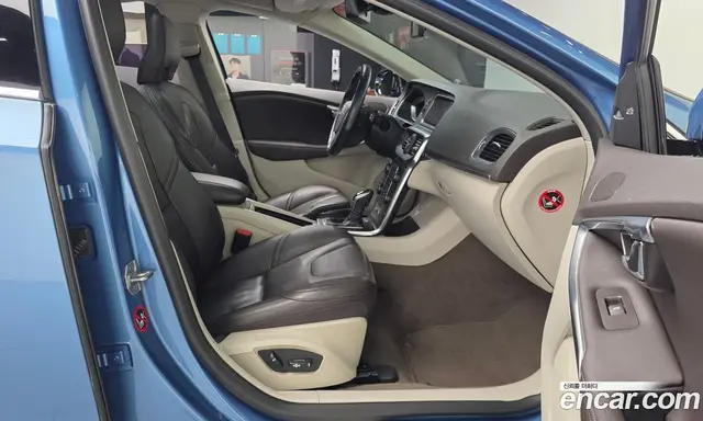 Volvo V40 2015 1.6 автомат (гидро), миниатюра 11 Volvo V40 2015 1.6 автомат (гидро), миниатюра 11