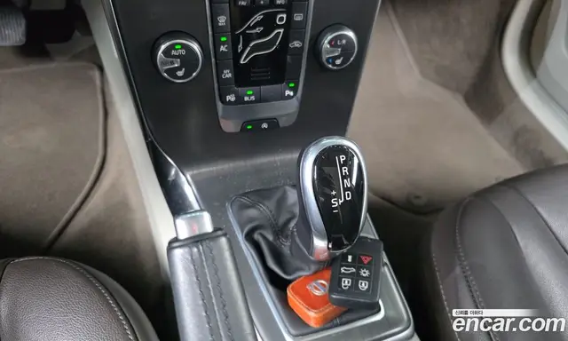 Volvo V40 2015 1.6 автомат (гидро), миниатюра 9 Volvo V40 2015 1.6 автомат (гидро), миниатюра 9