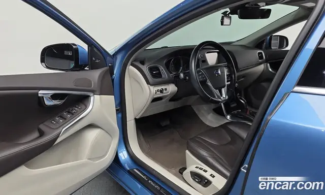 Volvo V40 2015 1.6 автомат (гидро), миниатюра 10 Volvo V40 2015 1.6 автомат (гидро), миниатюра 10