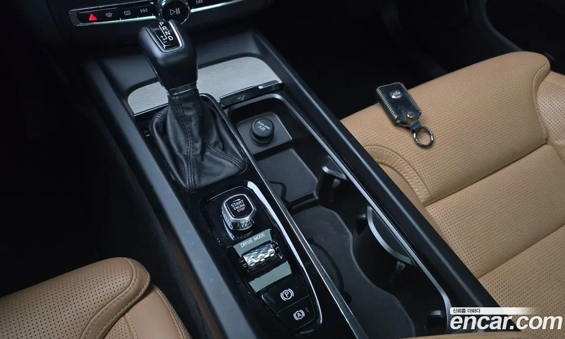 Volvo XC60 2019 2.0 автомат (гидро), фото 12 Volvo XC60 2019 2.0 автомат (гидро), фото 12