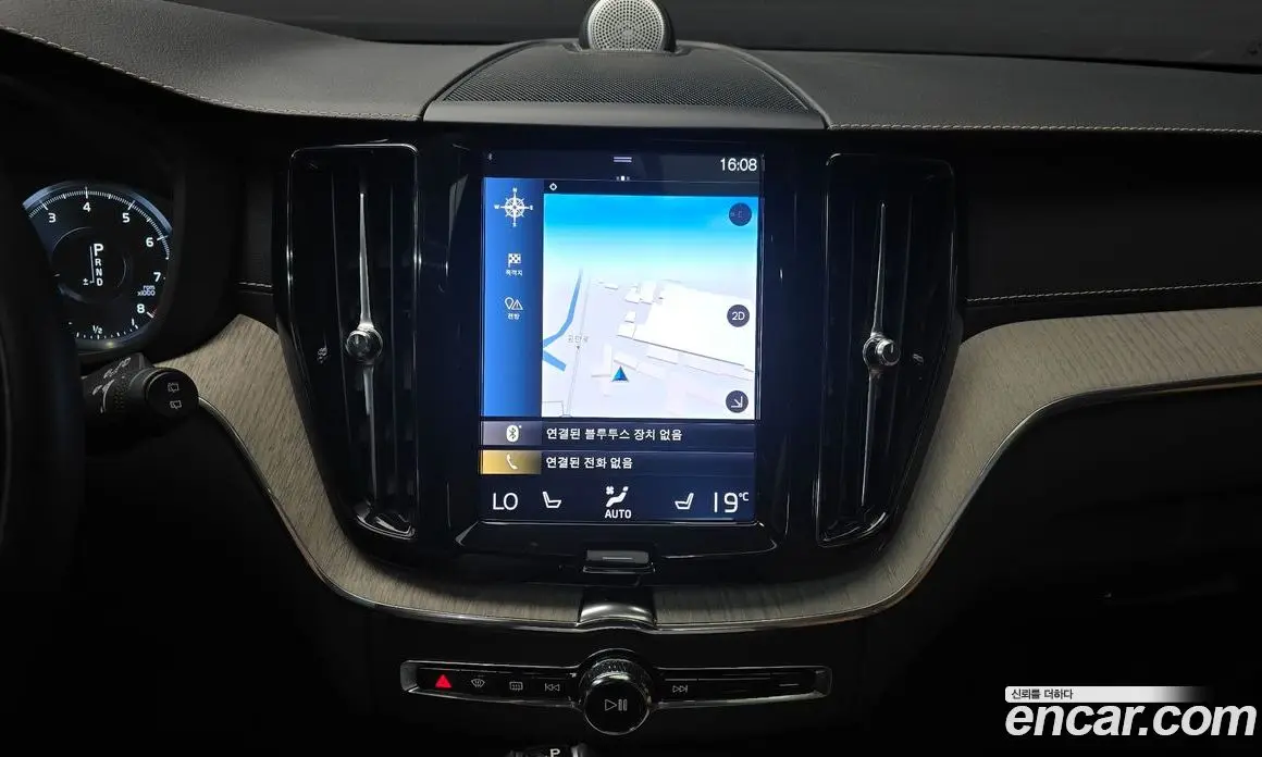 Volvo XC60 2019 2.0 автомат (гидро), фото 20 Volvo XC60 2019 2.0 автомат (гидро), фото 20