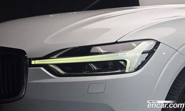 Volvo XC60 2019 2.0 автомат (гидро), миниатюра 8 Volvo XC60 2019 2.0 автомат (гидро), миниатюра 8