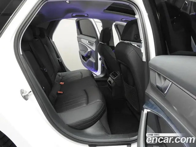 Audi A6 2021 2.0 автомат (гидро), миниатюра 11