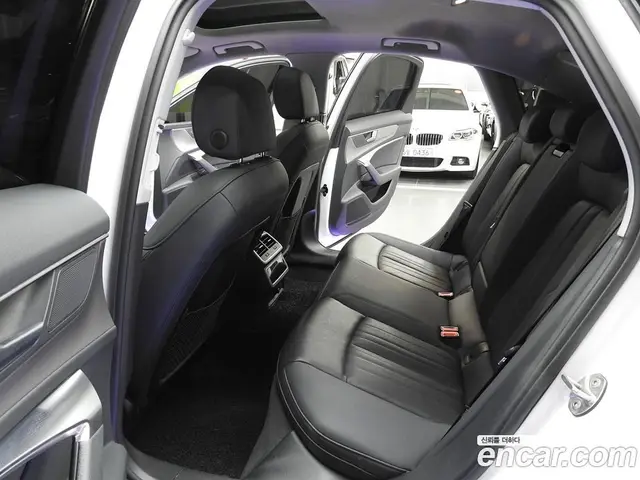 Audi A6 2021 2.0 автомат (гидро), миниатюра 12