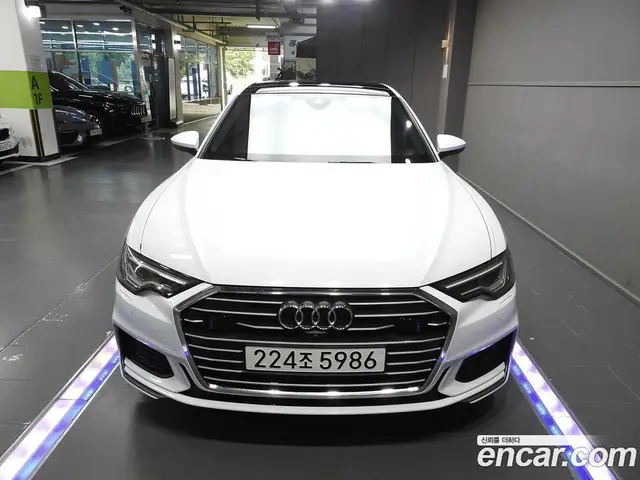 Audi A6 2021 2.0 автомат (гидро), миниатюра 3