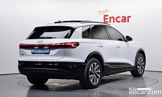 Audi Q6 e-tron, 2025, 15 729 км Audi Q6 e-tron, 2025, 15 729 км