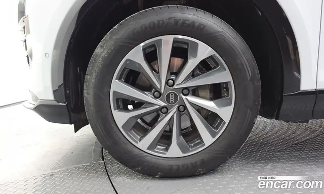 Audi Q6 e-tron 2025 0.2 автомат (гидро), миниатюра 4 Audi Q6 e-tron 2025 0.2 автомат (гидро), миниатюра 4