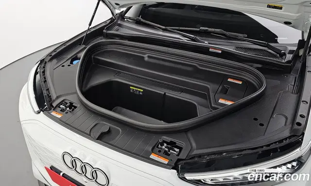 Audi Q6 e-tron 2025 0.2 автомат (гидро), миниатюра 5 Audi Q6 e-tron 2025 0.2 автомат (гидро), миниатюра 5
