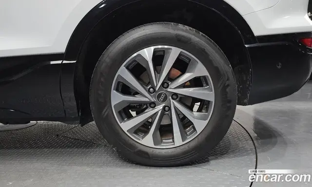 Audi Q6 e-tron 2025 0.2 автомат (гидро), миниатюра 6 Audi Q6 e-tron 2025 0.2 автомат (гидро), миниатюра 6