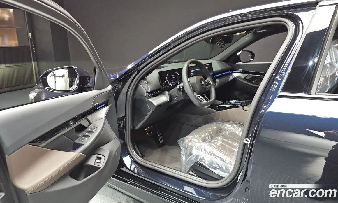 BMW 5 серия 2024 2.0 автомат (гидро), фото 13