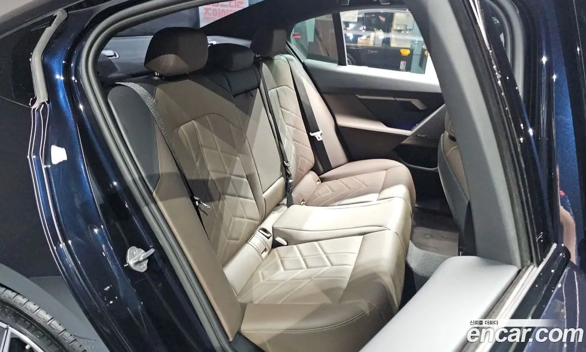 BMW 5 серия 2024 2.0 автомат (гидро), фото 17