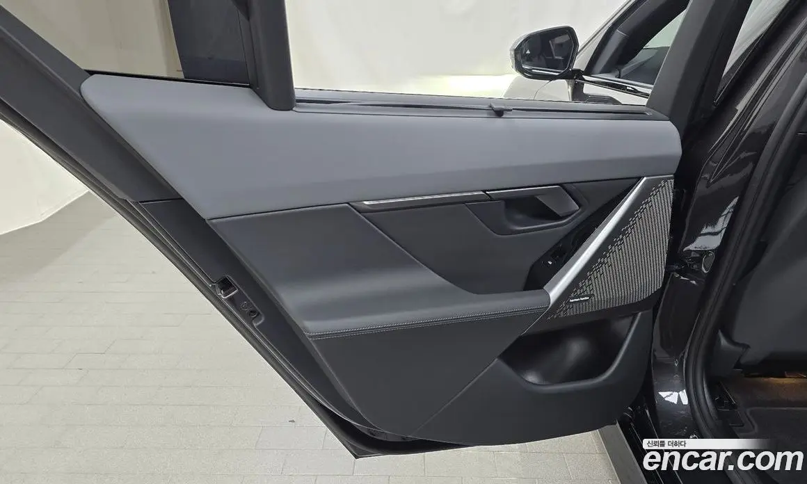 BMW 5 серия 2025 2.0 автомат (гидро), фото 15 BMW 5 серия 2025 2.0 автомат (гидро), фото 15