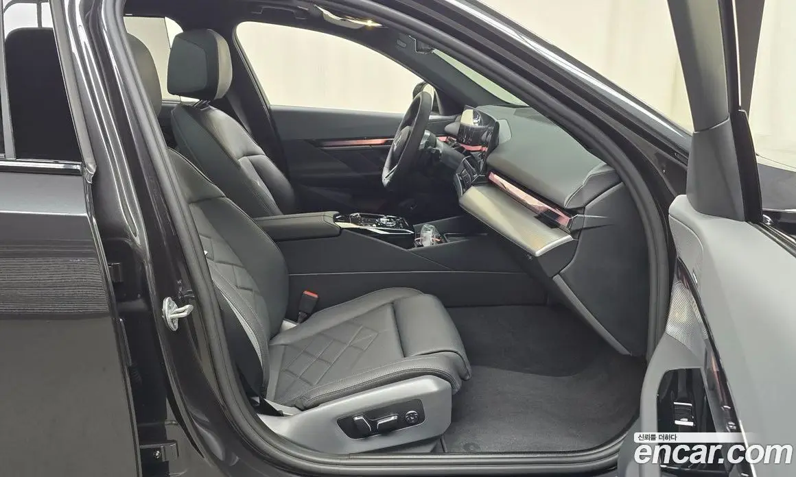 BMW 5 серия 2025 2.0 автомат (гидро), фото 16 BMW 5 серия 2025 2.0 автомат (гидро), фото 16
