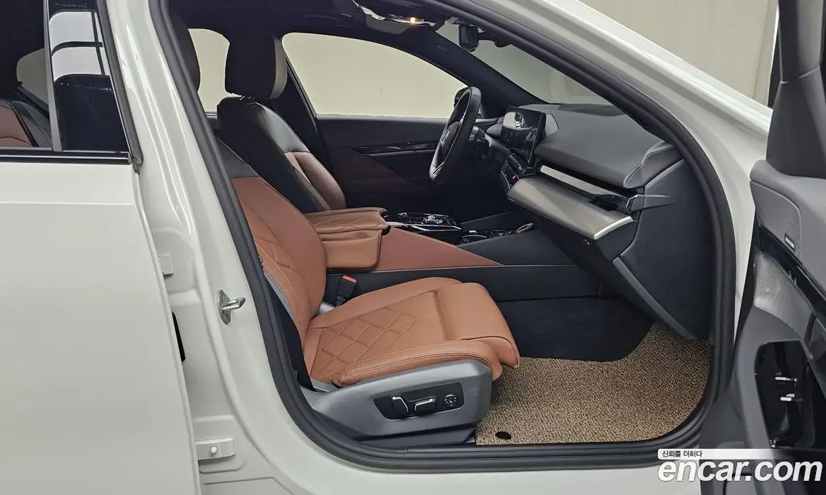 BMW 5 серия 2025 2.0 автомат (гидро), фото 15 BMW 5 серия 2025 2.0 автомат (гидро), фото 15