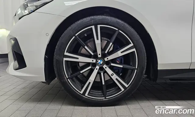 BMW 5 серия 2025 2.0 автомат (гидро), миниатюра 4 BMW 5 серия 2025 2.0 автомат (гидро), миниатюра 4