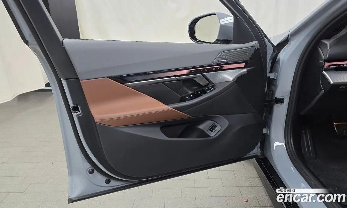 BMW 5 серия 2025 2.0 автомат (гидро), фото 13