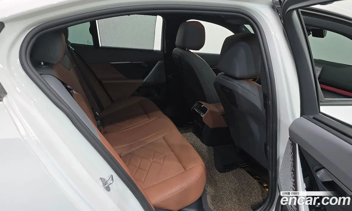 BMW 5 серия 2025 2.0 автомат (гидро), фото 17 BMW 5 серия 2025 2.0 автомат (гидро), фото 17
