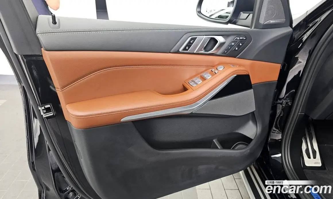 BMW X7 2023 3.0 автомат (гидро), фото 14