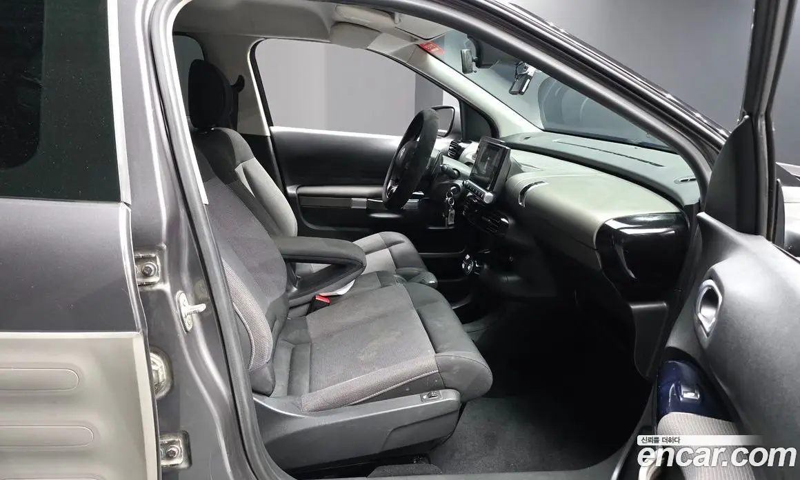 Citroen C4 Cactus 2018 1.6 автомат (гидро), фото 12 Citroen C4 Cactus 2018 1.6 автомат (гидро), фото 12