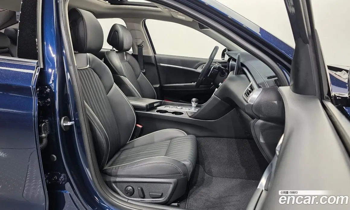 Genesis G70 2018 2.0 автомат (гидро), фото 17 Genesis G70 2018 2.0 автомат (гидро), фото 17
