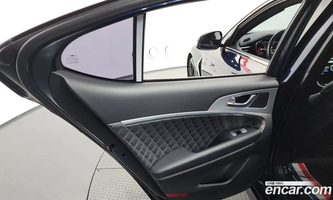 Genesis G70 2018 2.0 автомат (гидро), фото 15 Genesis G70 2018 2.0 автомат (гидро), фото 15