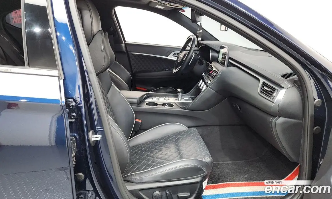 Genesis G70 2018 2.0 автомат (гидро), фото 16 Genesis G70 2018 2.0 автомат (гидро), фото 16