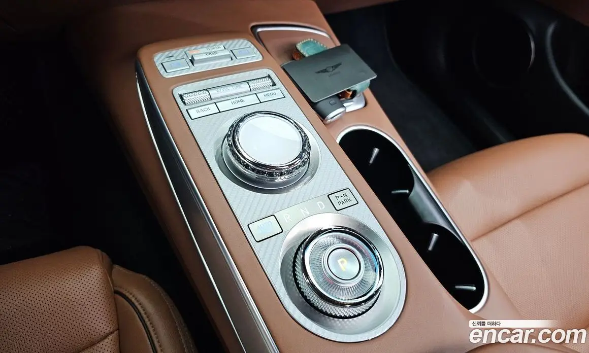 Genesis GV70 2022 2.5 автомат (гидро), фото 12 Genesis GV70 2022 2.5 автомат (гидро), фото 12