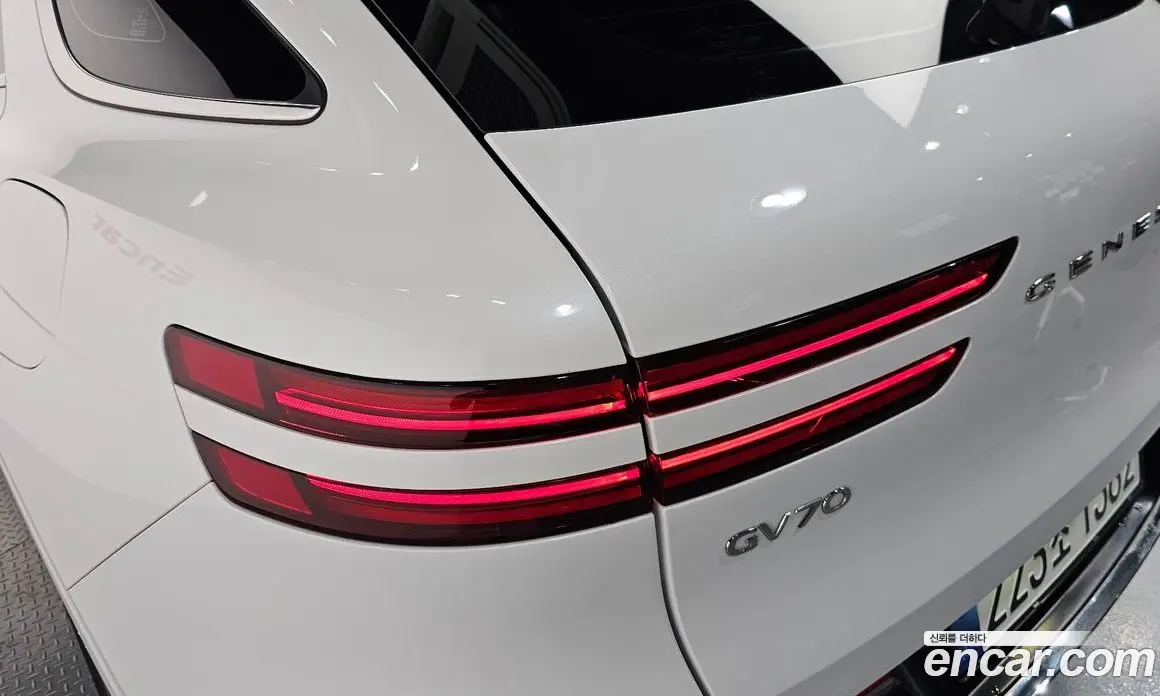 Genesis GV70 2022 2.5 автомат (гидро), фото 9 Genesis GV70 2022 2.5 автомат (гидро), фото 9