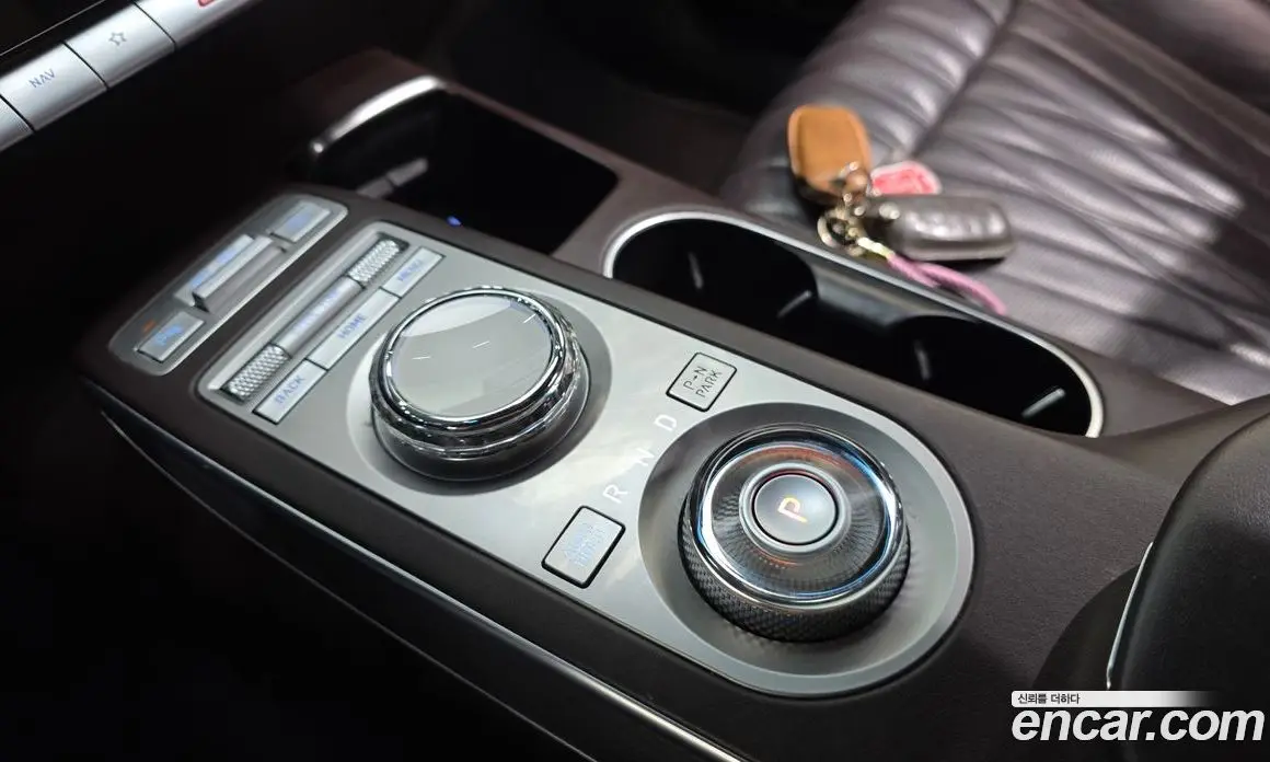 Genesis GV70 2022 2.5 автомат (гидро), фото 12 Genesis GV70 2022 2.5 автомат (гидро), фото 12