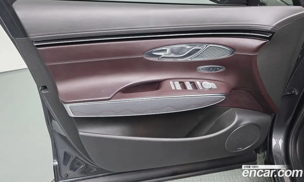 Genesis GV70 2022 2.5 автомат (гидро), фото 14 Genesis GV70 2022 2.5 автомат (гидро), фото 14