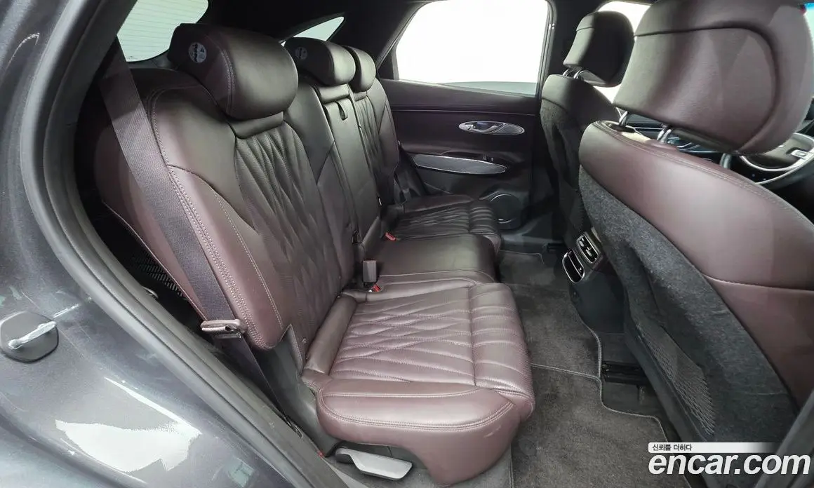 Genesis GV70 2022 2.5 автомат (гидро), фото 33 Genesis GV70 2022 2.5 автомат (гидро), фото 33