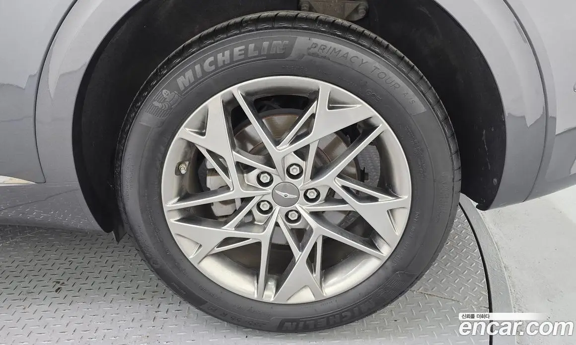 Genesis GV70 2022 2.5 автомат (гидро), фото 7 Genesis GV70 2022 2.5 автомат (гидро), фото 7
