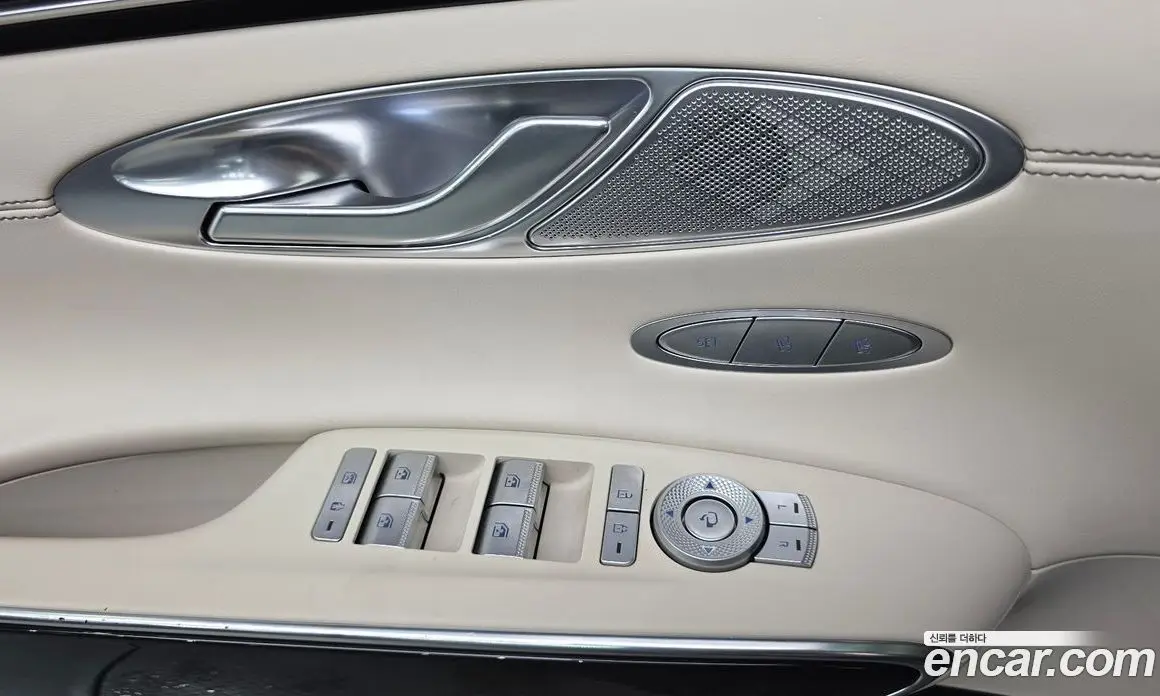 Genesis GV70 2022 2.2 автомат (гидро), фото 16 Genesis GV70 2022 2.2 автомат (гидро), фото 16